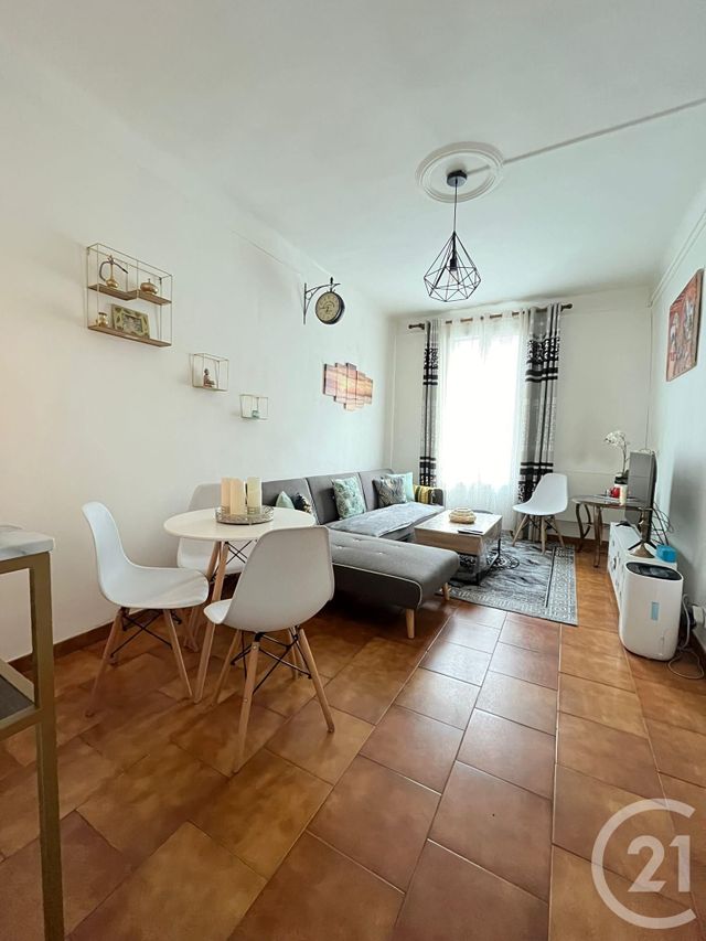 Appartement F3 à vendre - 3 pièces - 39.51 m2 - AUBERVILLIERS - 93 - ILE-DE-FRANCE - Century 21 Les Abbesses